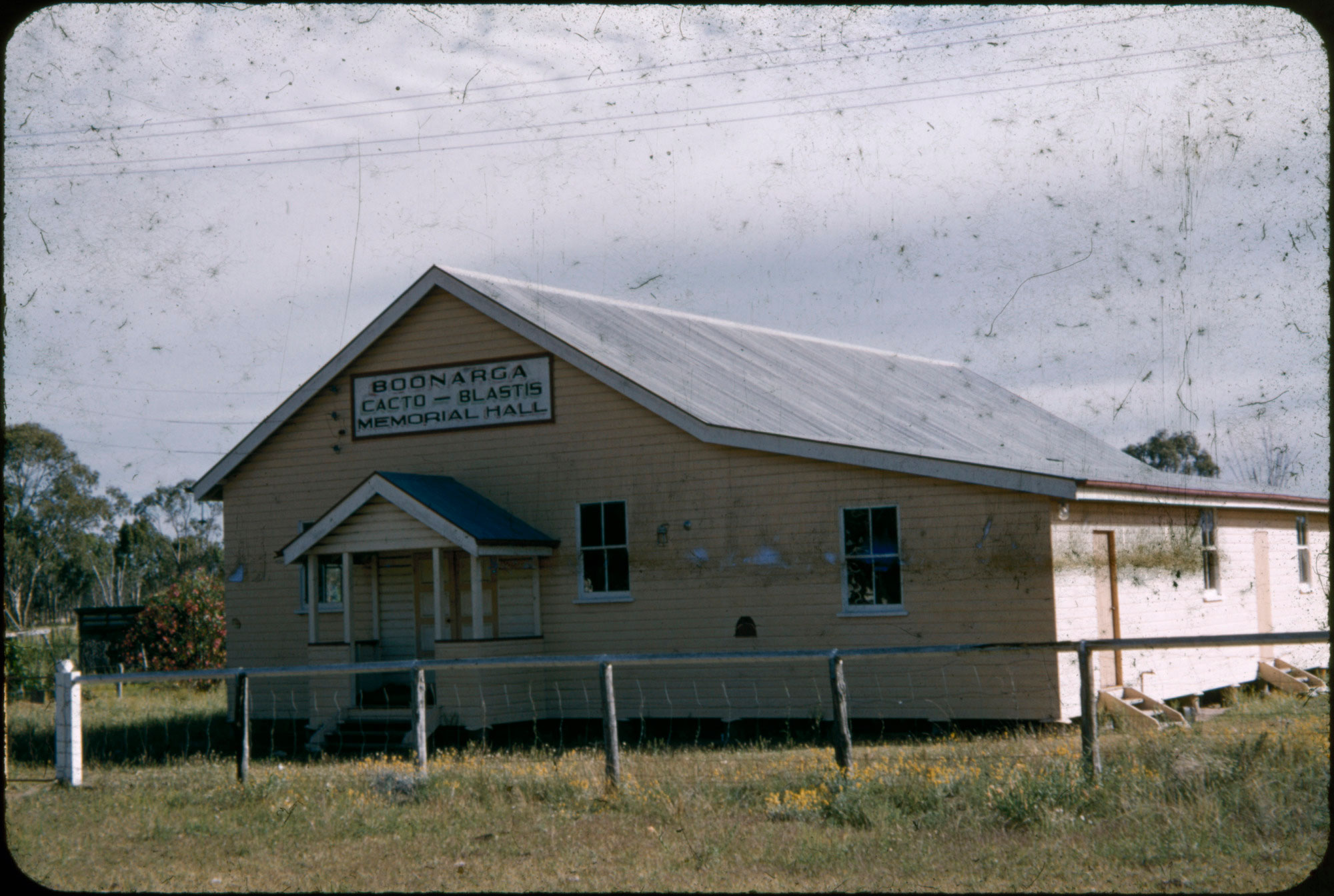 Boonarga Cacto blastis Memorial Hall.