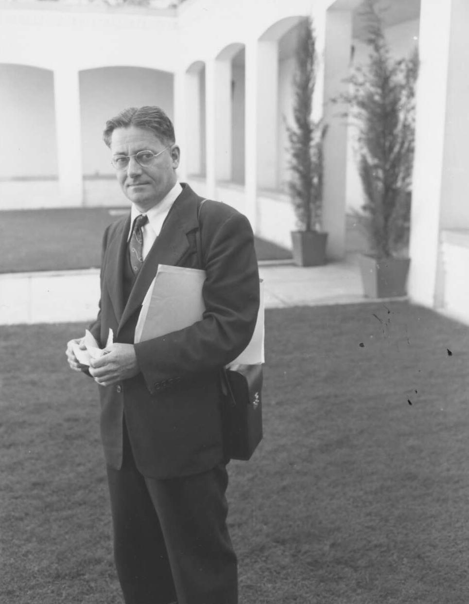 <p>Howard Florey, about 1960</p>
