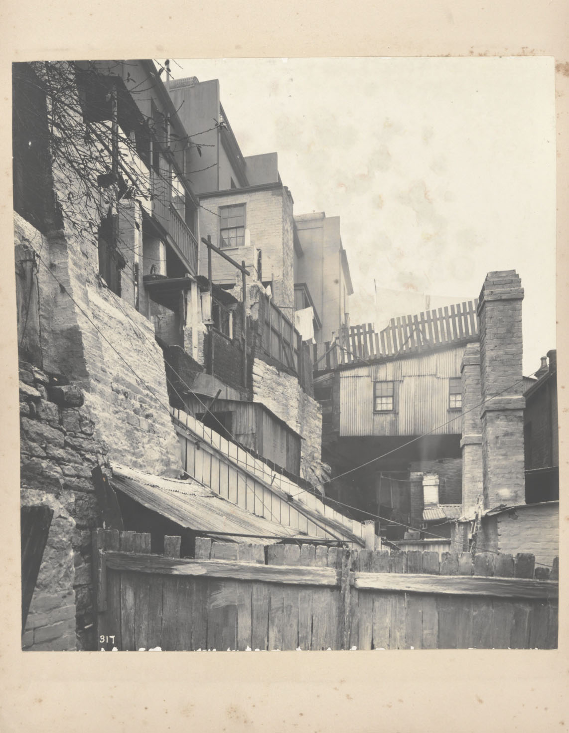 Cleansing operations during the bubonic plague outbreak, Sydney, 1900.